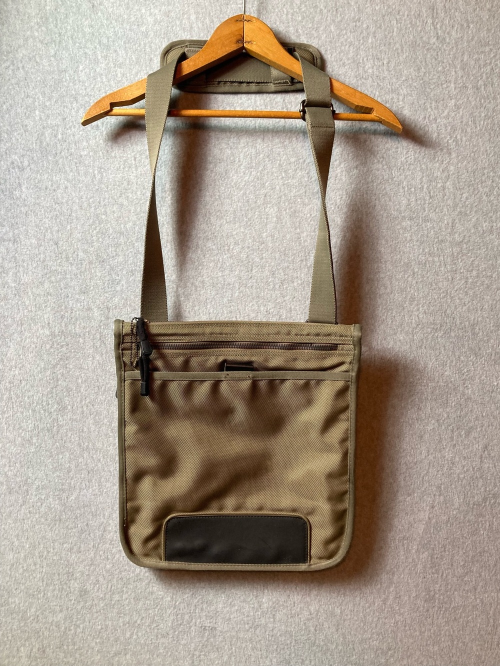 Banana Republic Olive Green Crossbody Messenger Bag